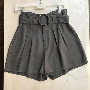 Etophe High-waisted Belted Shorts S